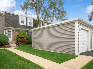 564 Westminster Cir, Roselle, IL