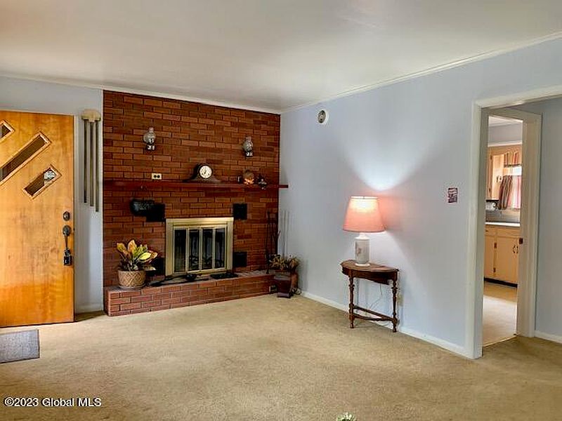3rd image of 506 Gansevoort Road