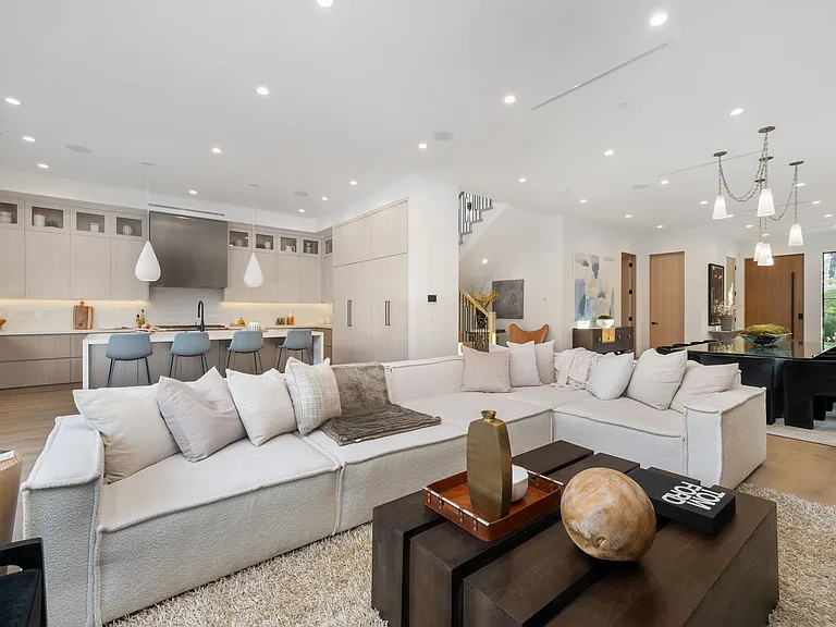 12207 Valleyheart Dr — Photo 44