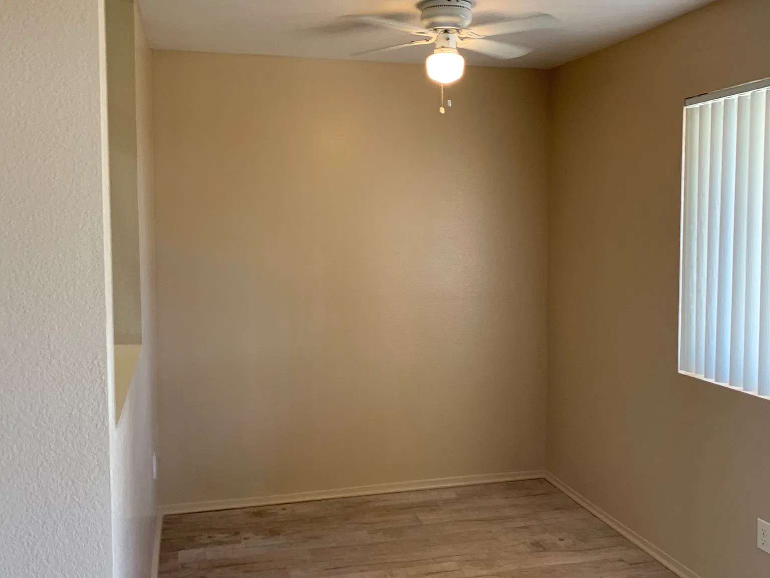 2 bed, 890 sqft, $1,900 — Photo 3
