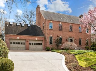 5530 Dunmoyle St, Pittsburgh, PA 15217