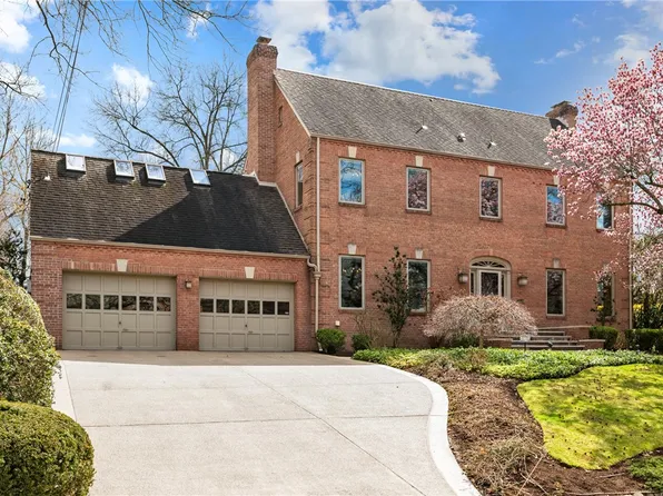 5530 Dunmoyle St, Pittsburgh, PA 15217