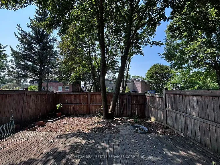22 Poplar Cres — Photo 18
