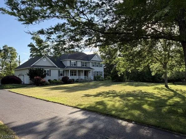 3 Culture Ct, West Amwell Twp., NJ 08530