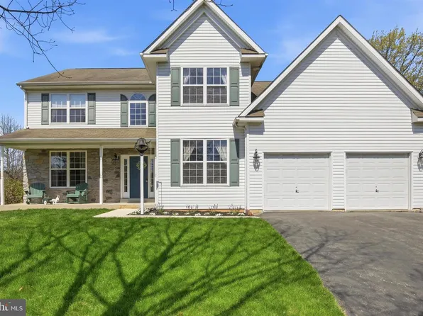 806 Generals Dr, East Norriton, PA 19403