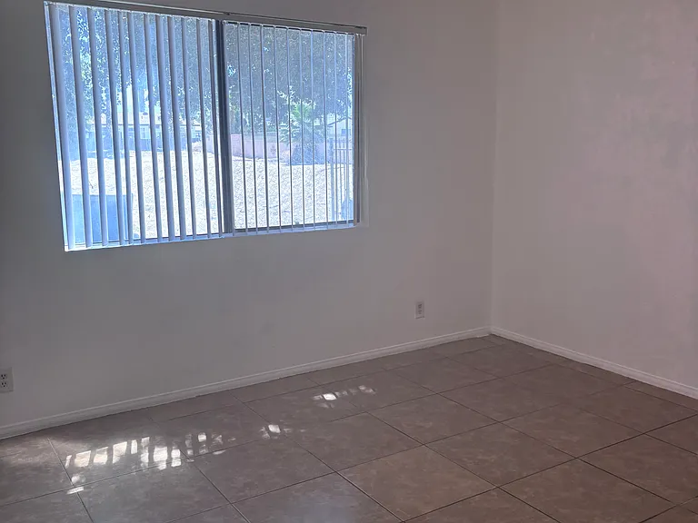635 Montecito Ave #B — Photo 12