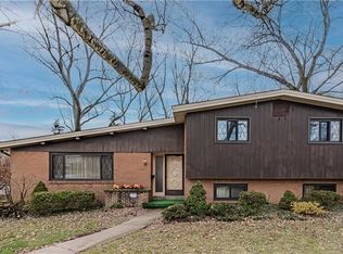 1202 Bowling Green Dr, Monroeville, PA