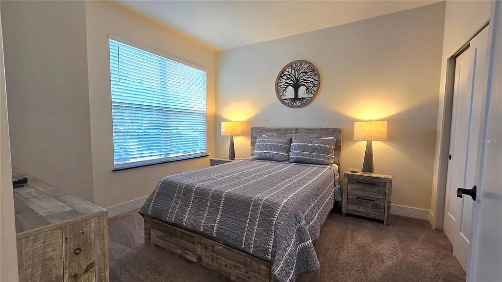 3 bed, 3.0 bath, 1852 sqft, $2,500 — Photo 3