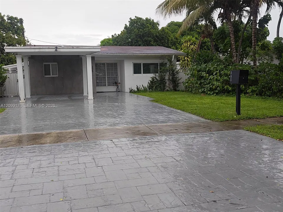 305 NW 122nd St