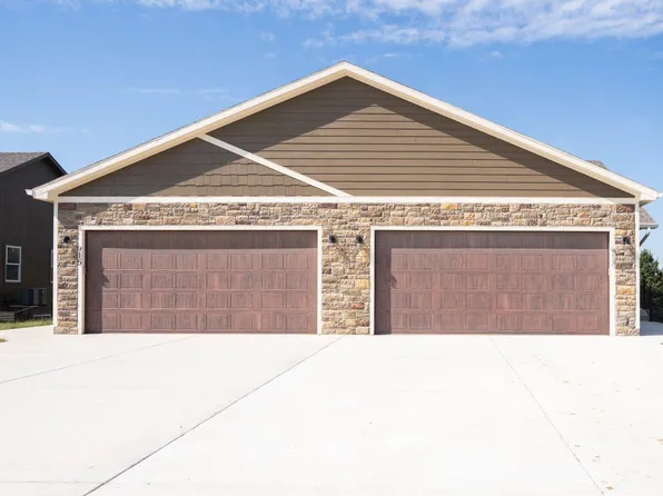 917 Eagle Ridge Dr, Baldwin City, KS 66006