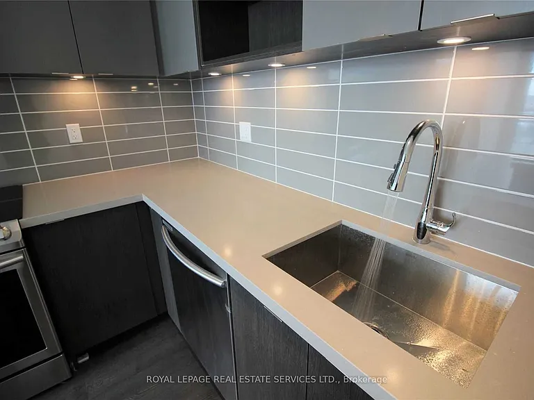 4699 Glen Erin Dr #906 — Photo 10