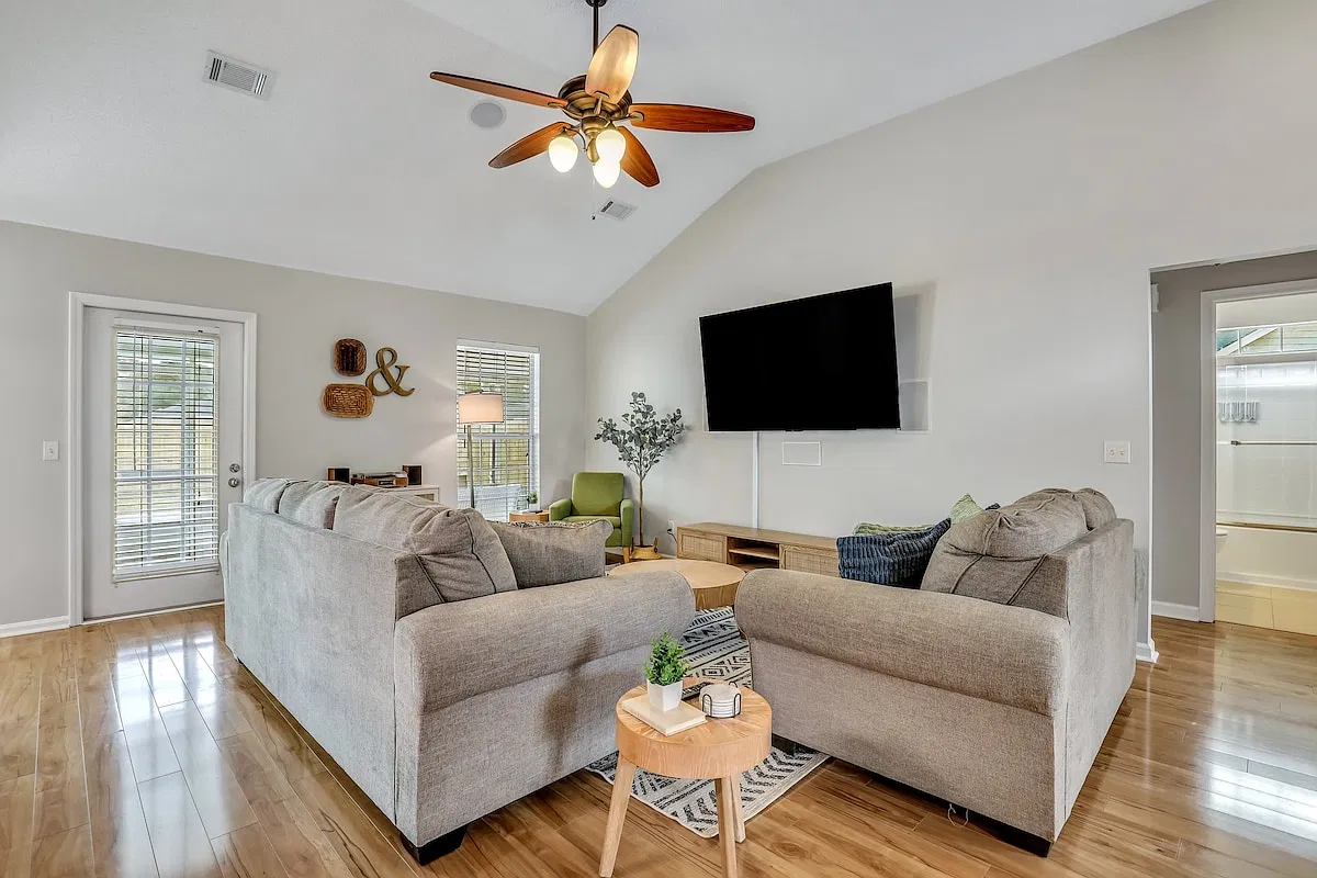 3 bed, 1554 sqft, $3,000 — Photo 3
