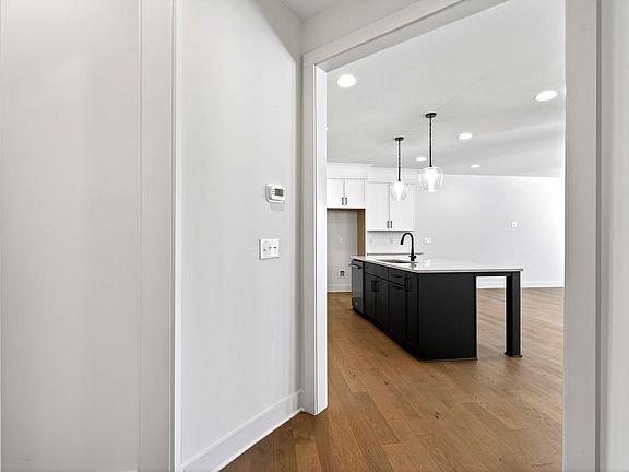 5th image of 982 Double Helix Rd