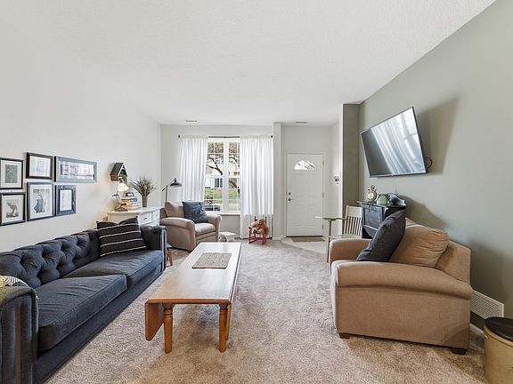 5th image of 3910 NE Raintree Ln