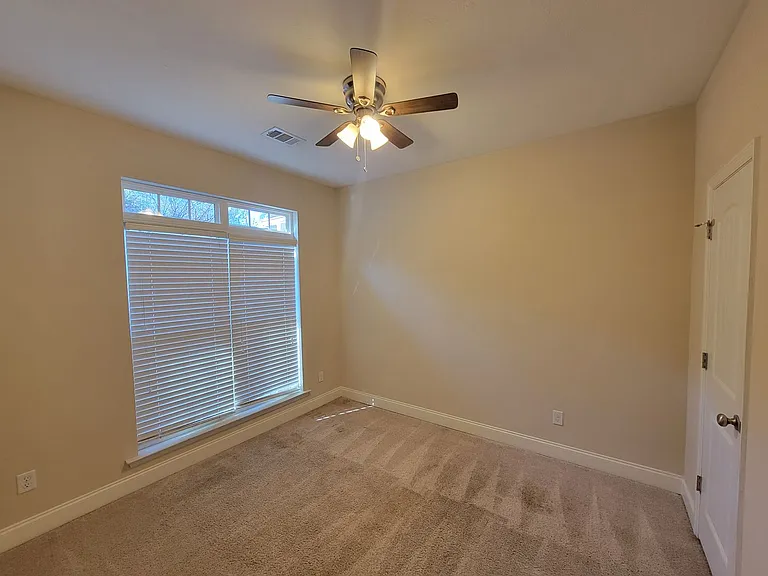 640 Vista Dr — Photo 10