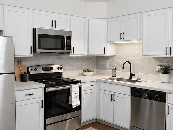 4th image of 30300 Southfield Rd #2106469