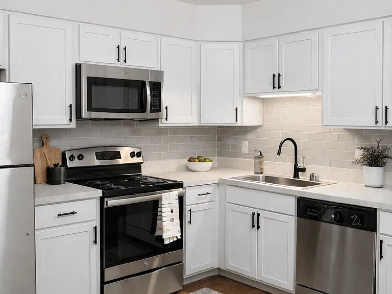 Corner Place Apartments — Photo 4