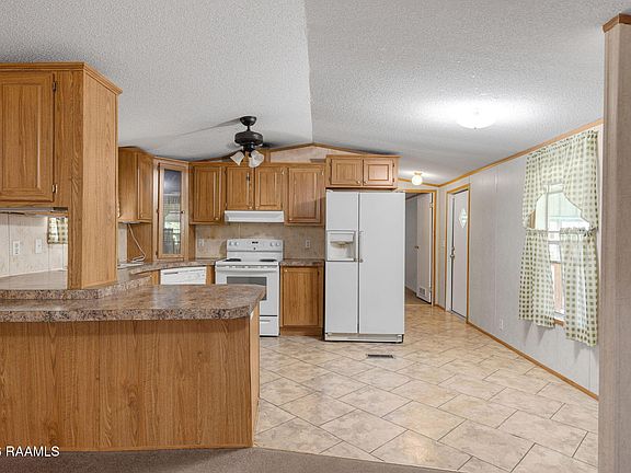 4th image of 160 Gayle Dr