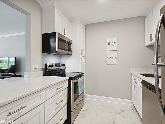 4th image of 1900 Wilmette Ave Unit 4A