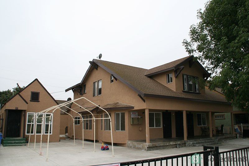 1st image of 854 W 55th St