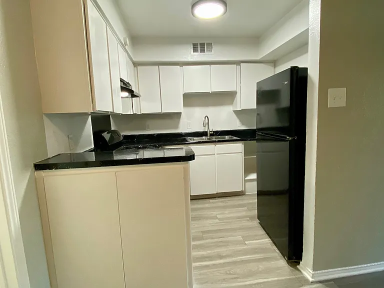 410 N International Rd #D-208 — Photo 5