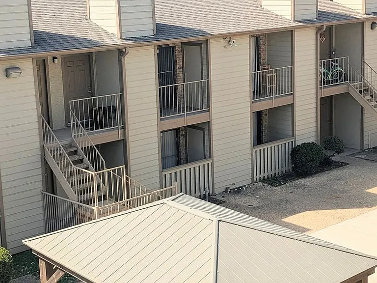Bennett Place Apartments — Photo 26
