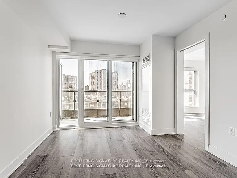 585 Bloor St E #1521 — Photo 12