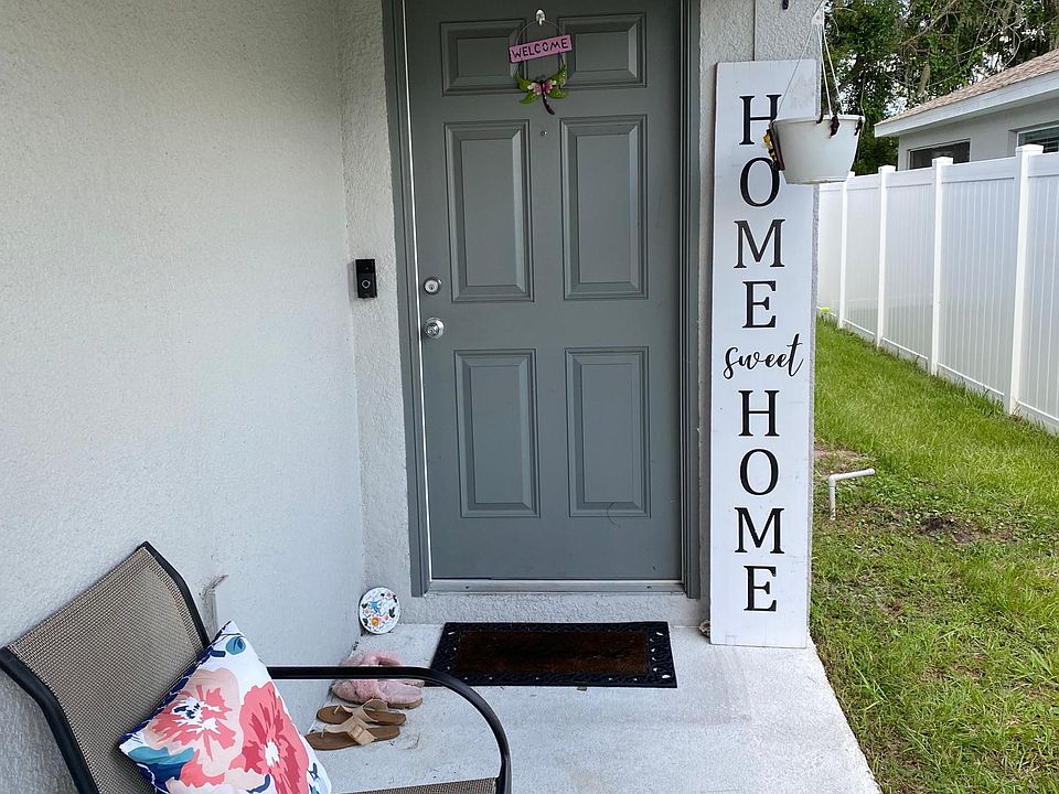 Welcome Home to 8053 Diamond Creek located in a highly desirable neighborhood in Lakeland Florida