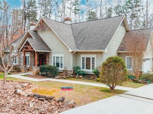 203 Hillview Dr, Seneca, SC 29672