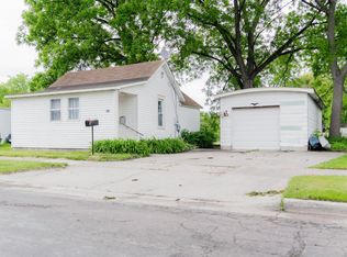 609 5th St SW, Waseca, MN 56093