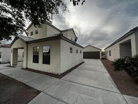 2nd image of 2409 Stonebridge Dr