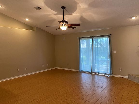 3rd image of 1386 Joseph Cir