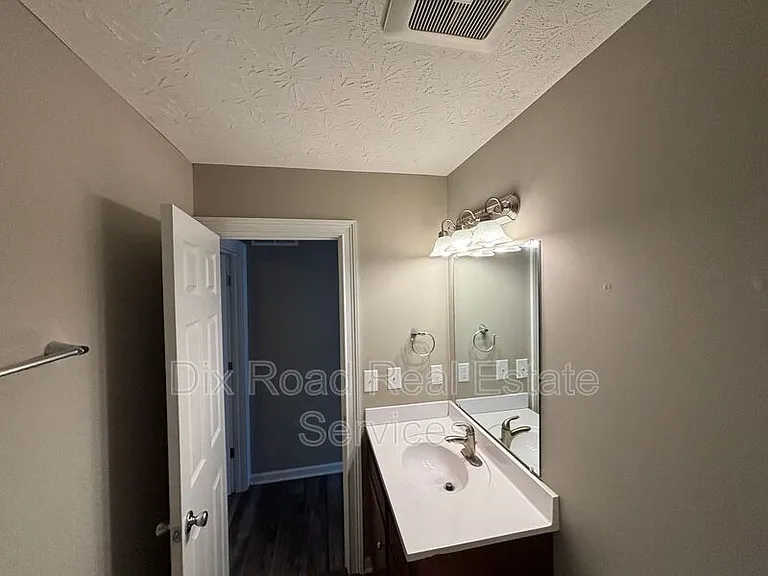 1024 Golfview Dr — Photo 17