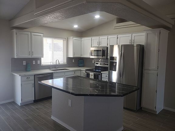 4th image of 3065 Hidden Valley Dr