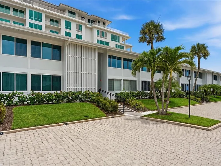 1065 Gulf Shore Blvd N #108 — Photo 33