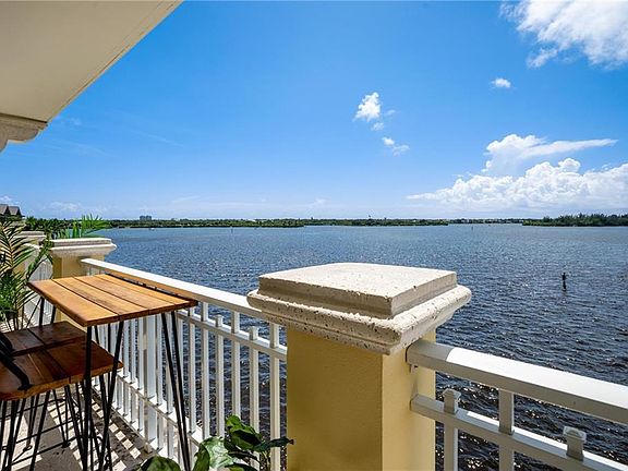 3rd image of 7 Royal Palm Pt Ph W