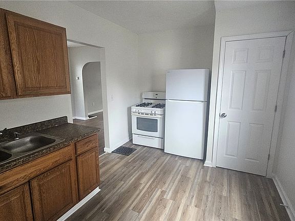 5th image of 2110 W 85th St
