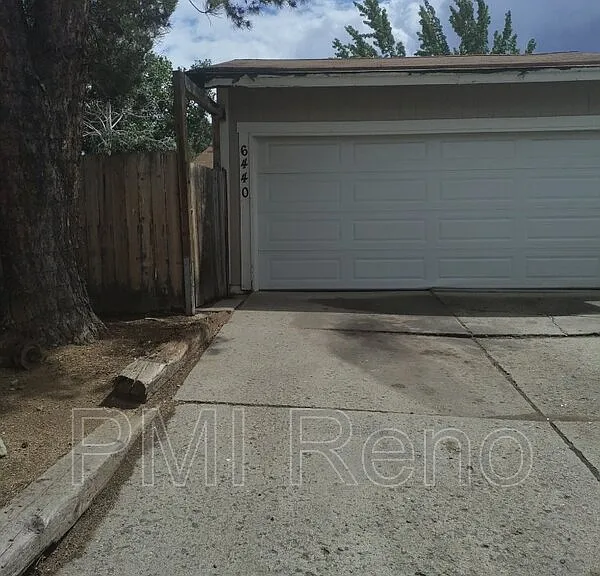 6440 Lotus St — Photo 1