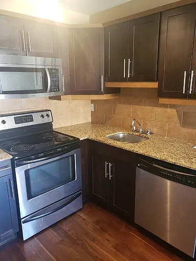 565 Corydon Ave #108 — Photo 4
