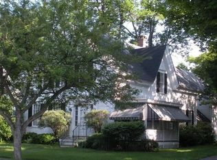 26 Pleasant St, Woodstock, VT 05091