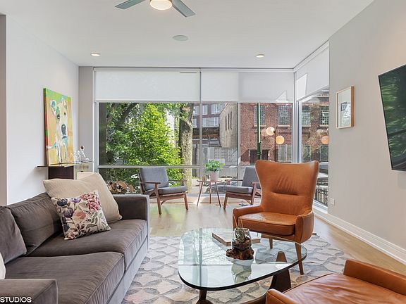 3rd image of 2435 W Homer St #1E