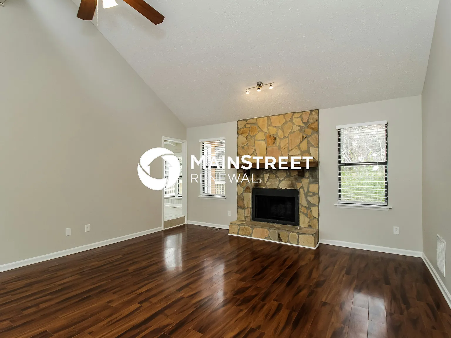 8606 Stone Creek Ct — Photo 2