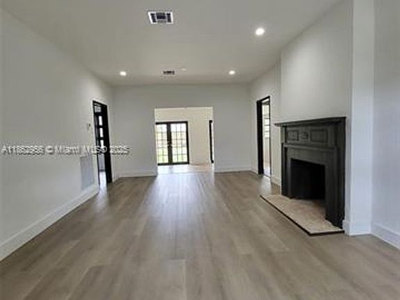 3rd image of 816 NE 91st Ter #0