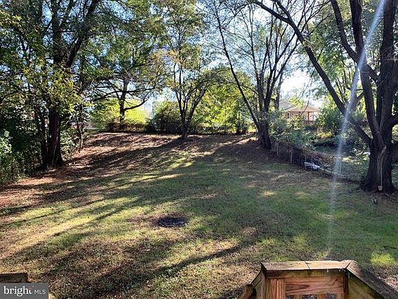 4th image of 631 Belair Ave