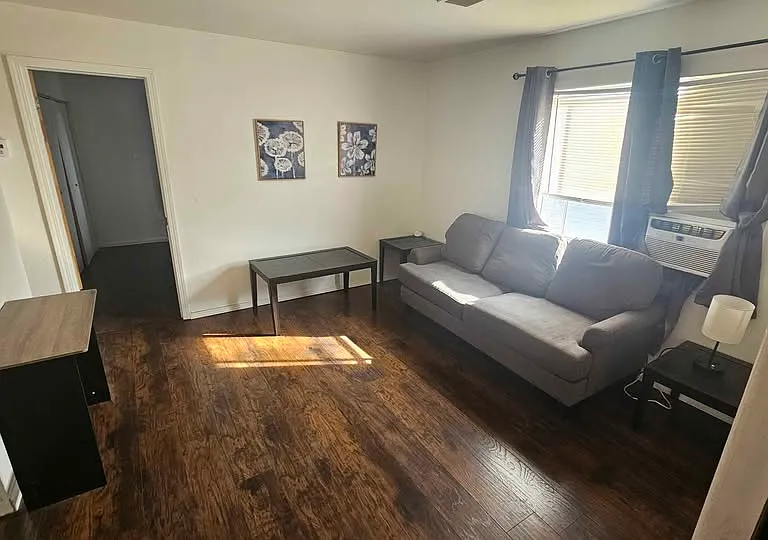 1219 Berkley Ave #B — Photo 5