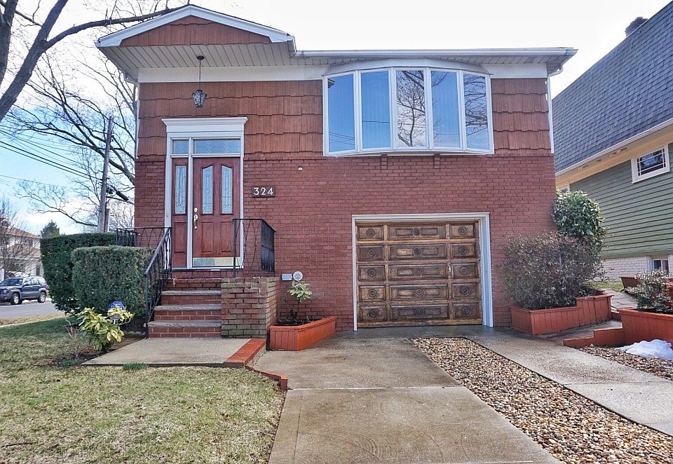 1st image of 324 Husson St