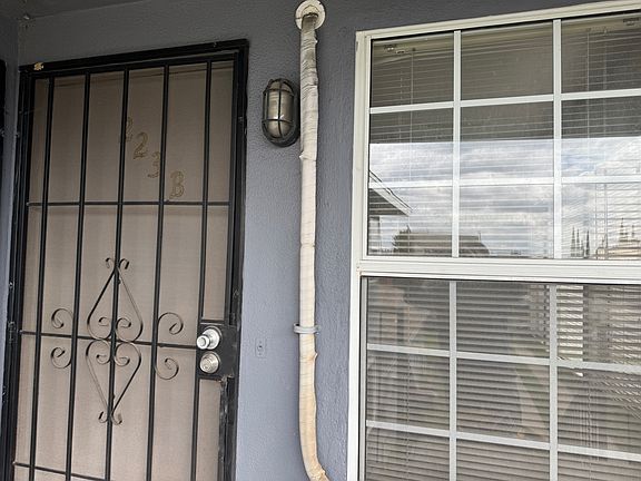 3rd image of 223 Palmetto Dr APT B