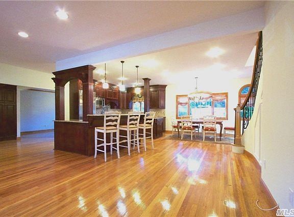 4th image of 62 Ivy Dr
