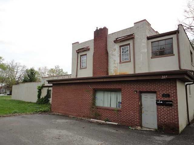 1st image of 804 N 9th St