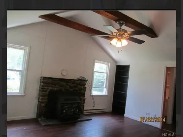 51 Arcadian Trl, Monroe, NY 10950